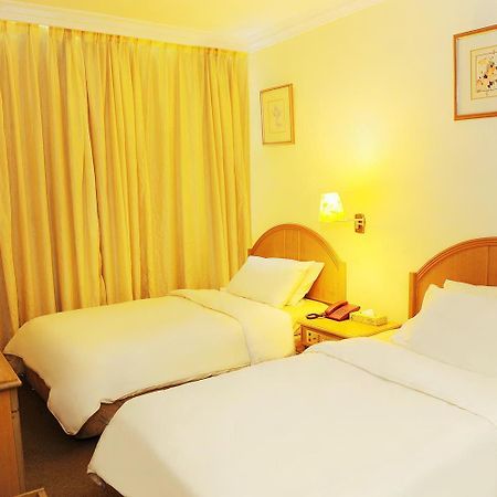 Borneo Hotel Kuching Extérieur photo