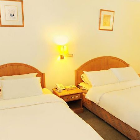 Borneo Hotel Kuching Extérieur photo